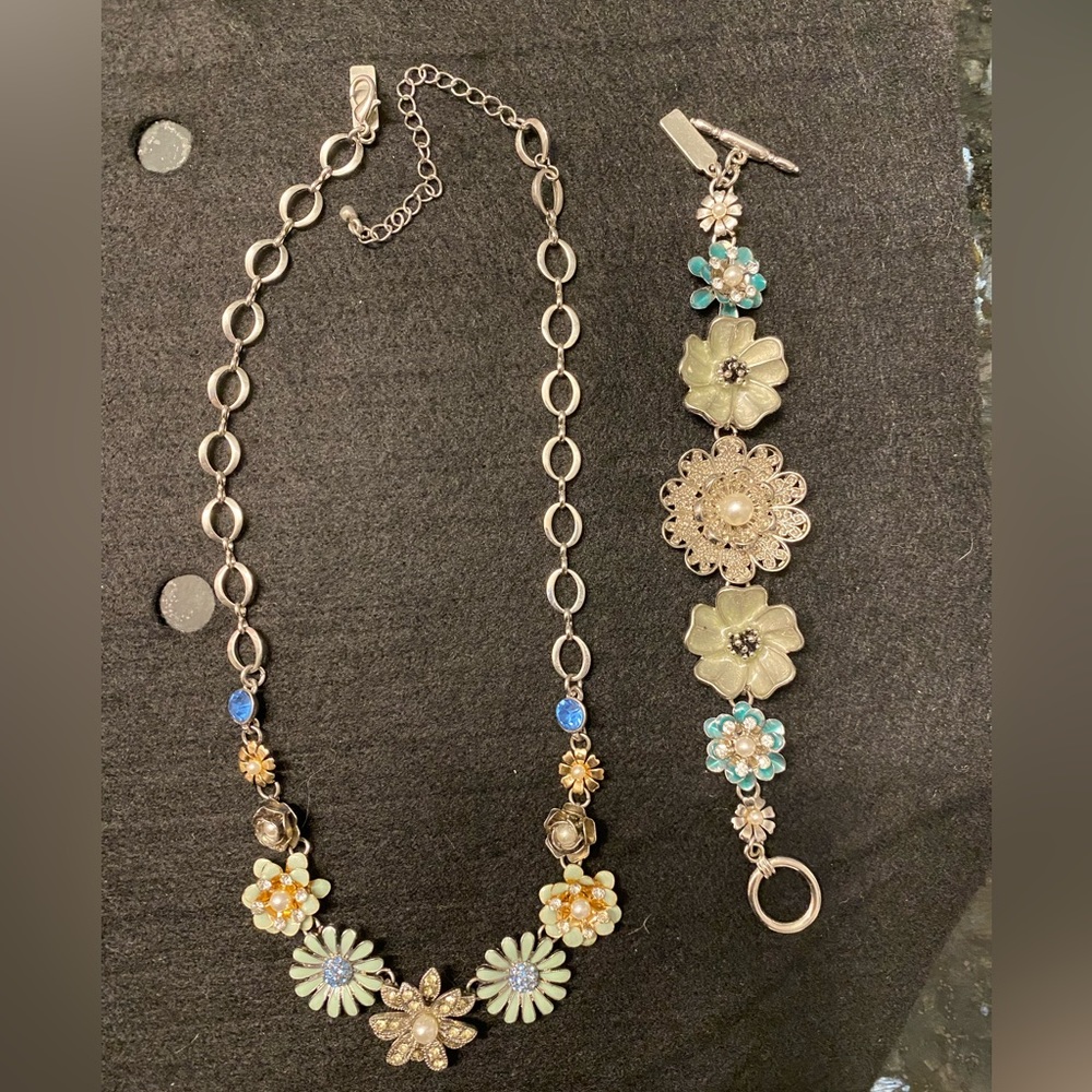 Necklace bracelet
